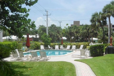 Condo in Lauderdale-by-the-Sea, Florida, 1 bedroom  № 2087625 - photo 25