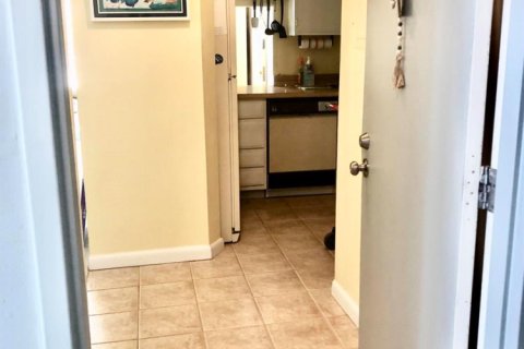 Condo in Lauderdale-by-the-Sea, Florida, 1 bedroom  № 2087625 - photo 7
