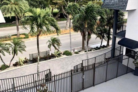 Condo in Lauderdale-by-the-Sea, Florida, 1 bedroom  № 2087625 - photo 4