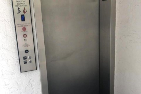 Condo in Lauderdale-by-the-Sea, Florida, 1 bedroom  № 2087625 - photo 30
