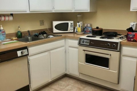 Condo in Lauderdale-by-the-Sea, Florida, 1 bedroom  № 2087625 - photo 9
