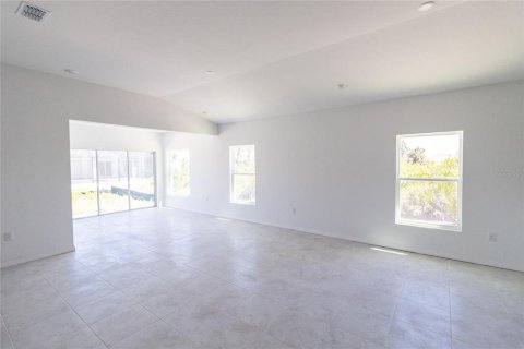House in Rotonda, Florida 4 bedrooms, 167.5 sq.m. № 1558230 - photo 5