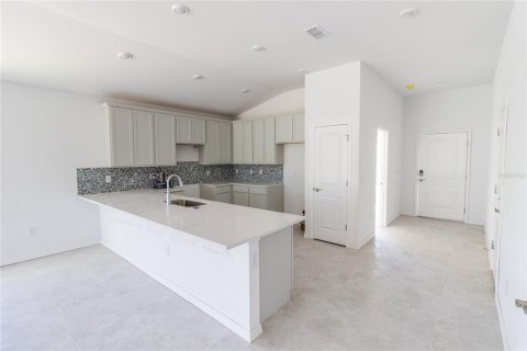 House in Rotonda, Florida 4 bedrooms, 167.5 sq.m. № 1558230 - photo 4