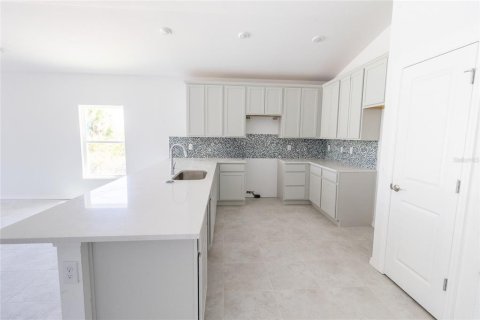 House in Rotonda, Florida 4 bedrooms, 167.5 sq.m. № 1558230 - photo 2