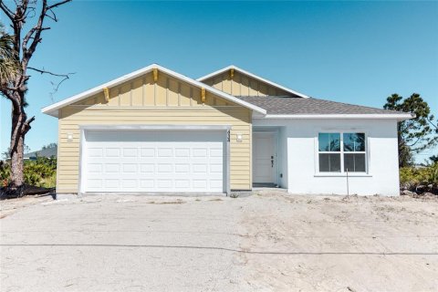 House in Rotonda, Florida 4 bedrooms, 167.5 sq.m. № 1558230 - photo 1