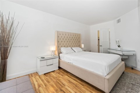 Condominio en alquiler en Miami Beach, Florida, 47.84 m2 № 1958885 - foto 9