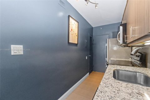 Condominio en alquiler en Miami Beach, Florida, 47.84 m2 № 1958885 - foto 8