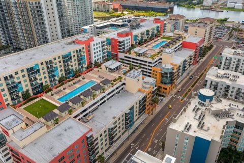 Condominio en Tampa, Florida, 2 dormitorios  № 2419886
