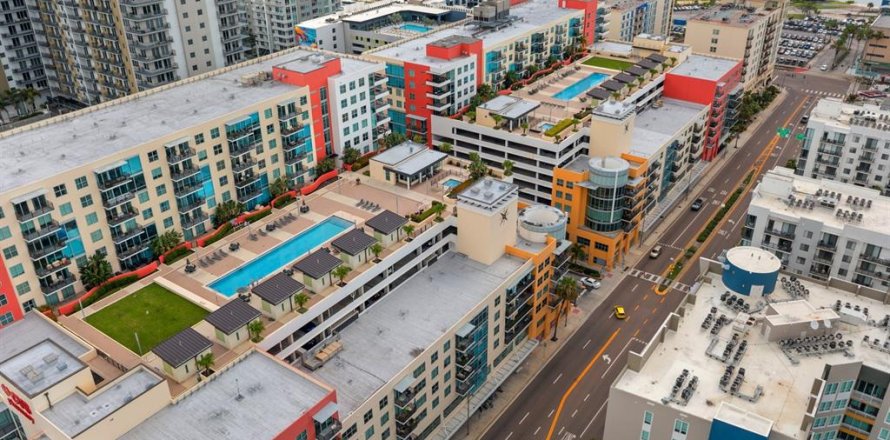 Condominio en Tampa, Florida, 2 dormitorios № 2419886