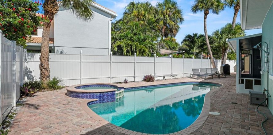 Villa ou maison à Clearwater, Floride 4 chambres, 203.64 m2 № 1899725