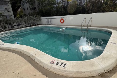 Copropriété à louer à Coral Gables, Floride: 37.9 m2 № 2036333 - photo 2