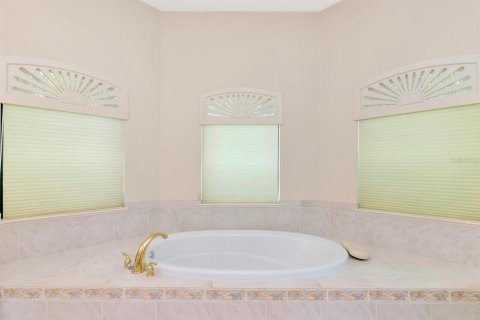 House in Parrish, Florida 3 bedrooms, 243.68 sq.m. № 2238632 - photo 21
