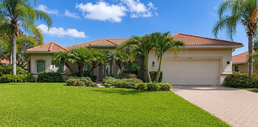 House in Parrish, Florida 3 bedrooms, 243.68 sq.m. № 2238632