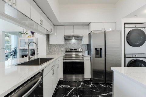Copropriété à vendre à Miami, Floride: 3 chambres, 131.83 m2 № 1938466 - photo 4
