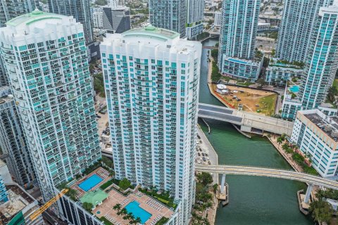 Copropriété à vendre à Miami, Floride: 3 chambres, 131.83 m2 № 1938466 - photo 2