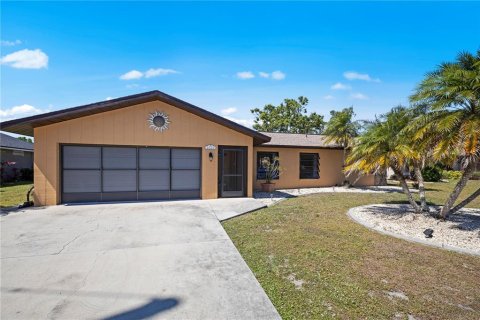 Casa en venta en Punta Gorda, Florida, 4 dormitorios, 154.68 m2 № 1717811 - foto 1