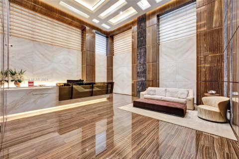 Condominio en venta en Sunny Isles Beach, Florida, 4 dormitorios, 428.19 m2 № 2018658 - foto 3