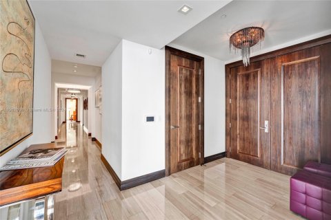 Condominio en venta en Sunny Isles Beach, Florida, 4 dormitorios, 428.19 m2 № 2018658 - foto 7