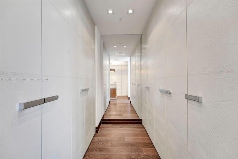 Condominio en venta en Sunny Isles Beach, Florida, 4 dormitorios, 428.19 m2 № 2018658 - foto 28