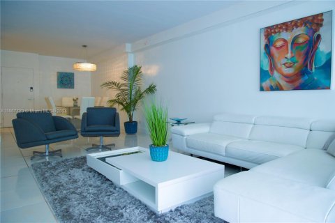 Condominio en alquiler en Miami Beach, Florida, 2 dormitorios, 118.91 m2 № 1980087 - foto 10