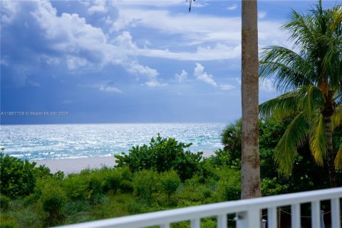 Condominio en alquiler en Miami Beach, Florida, 2 dormitorios, 118.91 m2 № 1980087 - foto 19