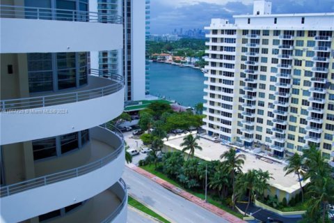 Condominio en alquiler en Miami Beach, Florida, 2 dormitorios, 118.91 m2 № 1980087 - foto 16