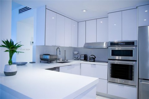 Condominio en alquiler en Miami Beach, Florida, 2 dormitorios, 118.91 m2 № 1980087 - foto 5