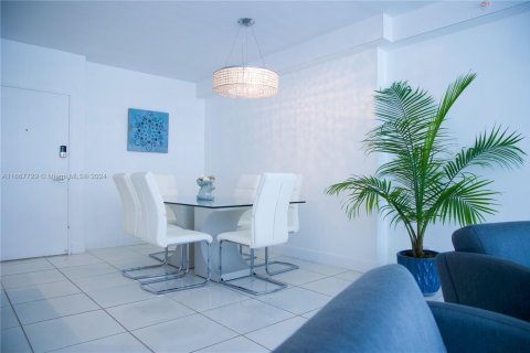 Condominio en alquiler en Miami Beach, Florida, 2 dormitorios, 118.91 m2 № 1980087 - foto 8