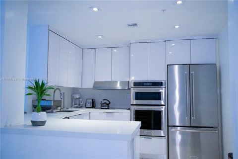 Condominio en alquiler en Miami Beach, Florida, 2 dormitorios, 118.91 m2 № 1980087 - foto 4