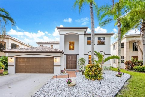 Villa ou maison à Weston, Floride 5 chambres, 235.6 m2 № 2075057