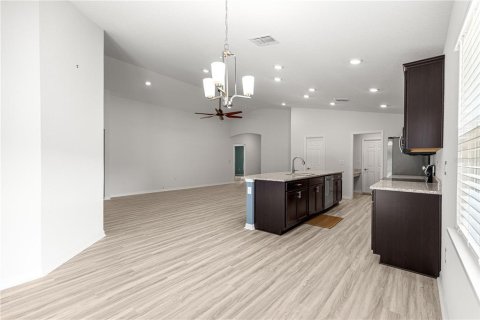 House in Ocala, Florida 4 bedrooms, 169.36 sq.m. № 2227695 - photo 20