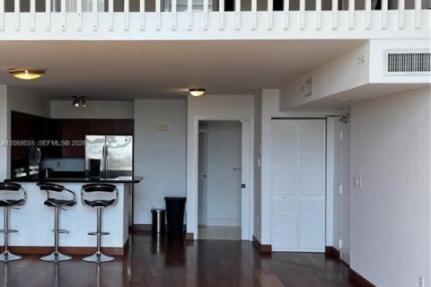 Condo in Miami Beach, Florida, 1 bedroom  № 2254745 - photo 11