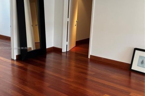 Condo in Miami Beach, Florida, 1 bedroom  № 2254745 - photo 14