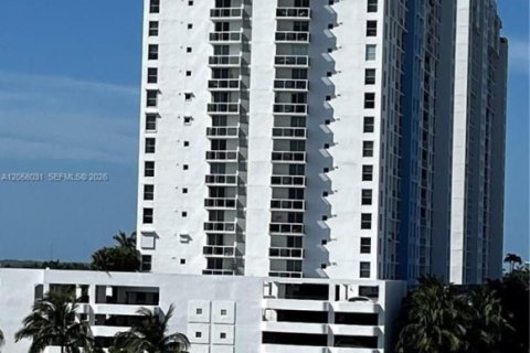 Condo in Miami Beach, Florida, 1 bedroom  № 2254745 - photo 21