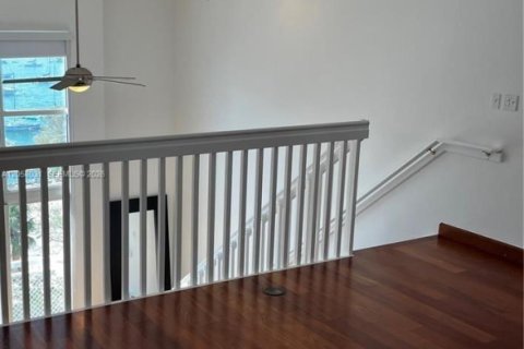 Condo in Miami Beach, Florida, 1 bedroom  № 2254745 - photo 7