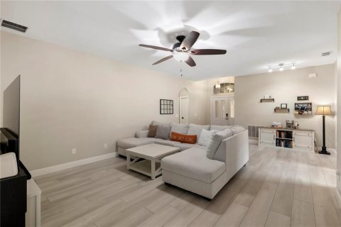 Villa ou maison à vendre à Orlando, Floride: 3 chambres, 154.03 m2 № 2400473 - photo 4