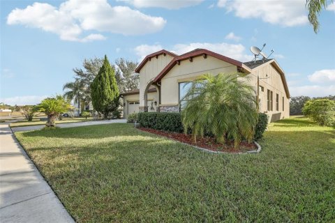 House in Kissimmee, Florida 4 bedrooms, 207.26 sq.m. № 1562067 - photo 5