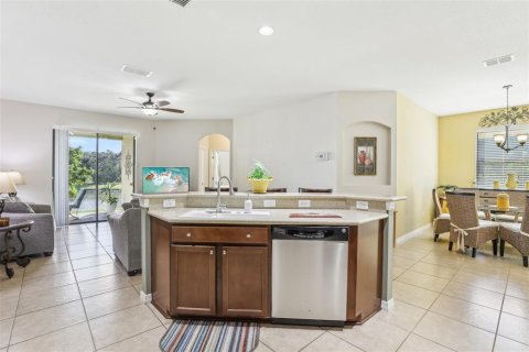 House in Kissimmee, Florida 4 bedrooms, 207.26 sq.m. № 1562067 - photo 12