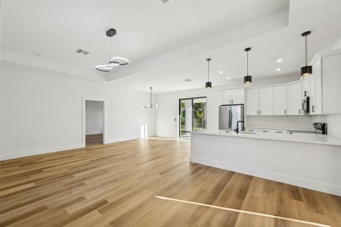 House in North Port, Florida 3 bedrooms, 149.57 sq.m. № 1851328 - photo 4