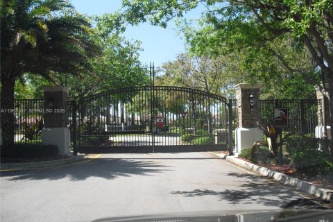 Villa ou maison à louer à Davie, Floride: 5 chambres, 403.1 m2 № 2023988 - photo 6