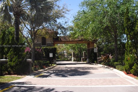 Villa ou maison à louer à Davie, Floride: 5 chambres, 403.1 m2 № 2023988 - photo 5