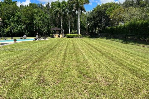 Villa ou maison à louer à Davie, Floride: 5 chambres, 403.1 m2 № 2023988 - photo 23