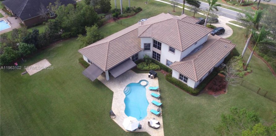 Villa ou maison à Davie, Floride 5 chambres, 403.1 m2 № 2023988