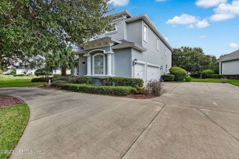 Casa en venta en Fernandina Beach, Florida, 5 dormitorios, 324.14 m2 № 772962 - foto 1