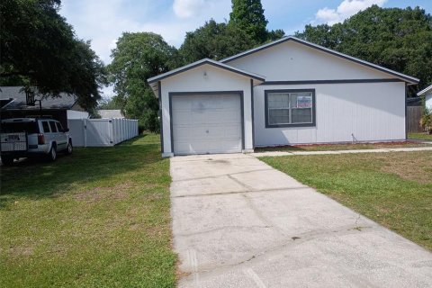 House in Lakeland, Florida 2 bedrooms, 116.22 sq.m. № 2205614