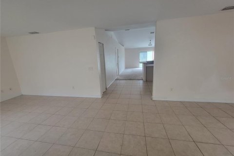 Villa ou maison à louer à Ocala, Floride: 3 chambres, 174.19 m2 № 2406461 - photo 2