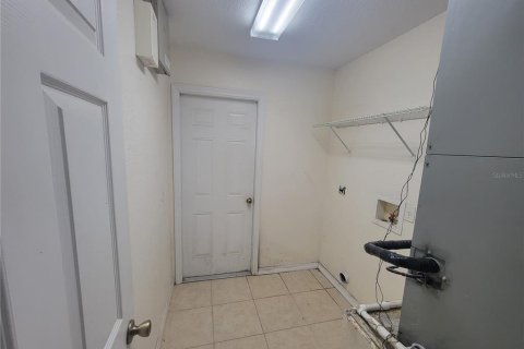 Villa ou maison à louer à Ocala, Floride: 3 chambres, 174.19 m2 № 2406461 - photo 9