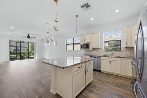 House in Bradenton, Florida 2 bedrooms, 146.23 sq.m. № 2150191 - photo 15