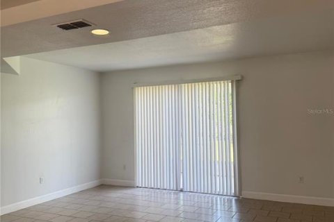 Touwnhouse à louer à Kissimmee, Floride: 3 chambres, 140.47 m2 № 2100909 - photo 9