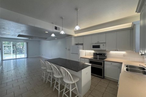 Touwnhouse à louer à Kissimmee, Floride: 3 chambres, 140.47 m2 № 2100909 - photo 4